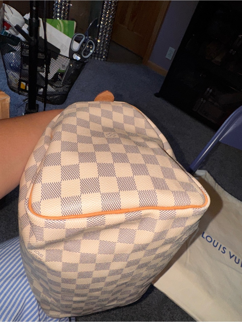 Louis Vuitton Damier Azur Speedy 30 Satchel in Cream and Tan with Gold Hardware - Picture 4 of 10